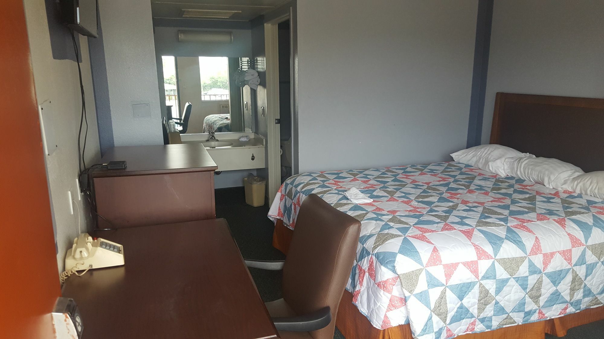 Travel Inn Шарънвил Екстериор снимка
